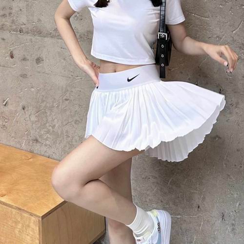  Nike 精选服饰、运动鞋、配饰4.6折起！  POLO衫44加元、元气网球裙59加元