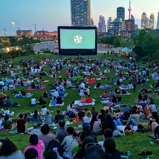 带上零食！整个夏天，多伦多公园将免费放映21场露天电影！
