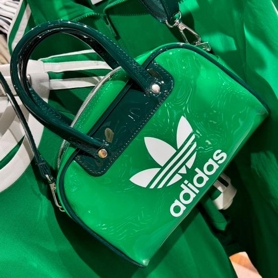  adidas返校大促，精选运动服饰、运动鞋3.5折起！跑鞋$43、OZWEEGO运动鞋$54、保龄球包$42！