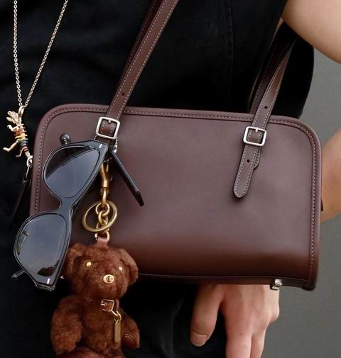  Coach Swing Zip 保龄球包 480加元！多色可选