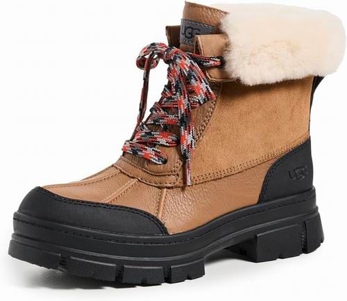  UGG 女式 Ashton 雪地靴 118加元（原价 235加元）