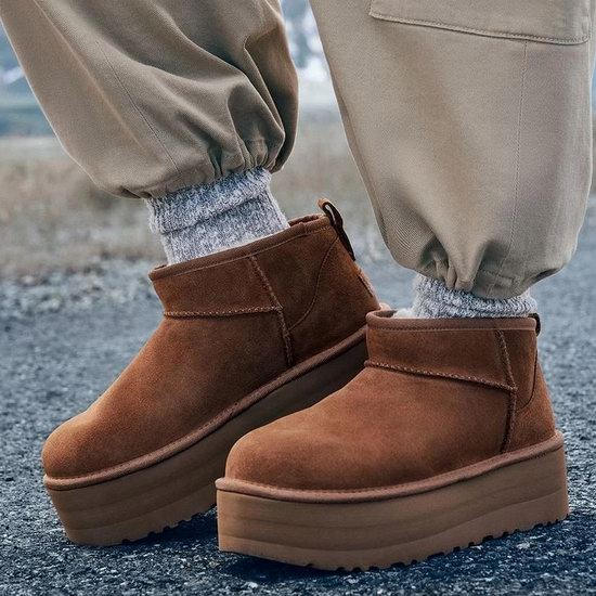 手慢无！历史新低！UGG Classic Ultra Mini 女式厚底雪地靴5折 97.48加元包邮！2色可选！