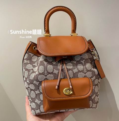  Coach Riya  21 提花双肩包 364加元（原价 520加元）