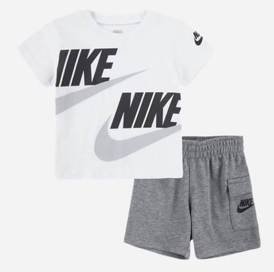 Foot Locker儿童品牌服饰5折起!入NB抓绒卫衣套装、Nike T恤套装.5、Nike羽绒服!