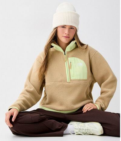 Simons折扣区5折起!Nike T恤.95、北面抓绒套头衫.95、PRL羊绒毛衣9.95、On运动鞋9.95