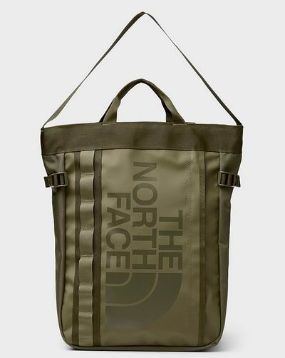 Simons折扣区5折起!Nike T恤.95、北面抓绒套头衫.95、PRL羊绒毛衣9.95、On运动鞋9.95