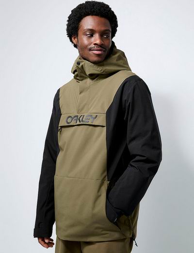 Simons折扣区5折起!Nike T恤.95、北面抓绒套头衫.95、PRL羊绒毛衣9.95、On运动鞋9.95