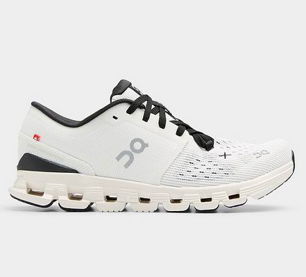 Simons折扣区5折起!Nike T恤.95、北面抓绒套头衫.95、PRL羊绒毛衣9.95、On运动鞋9.95