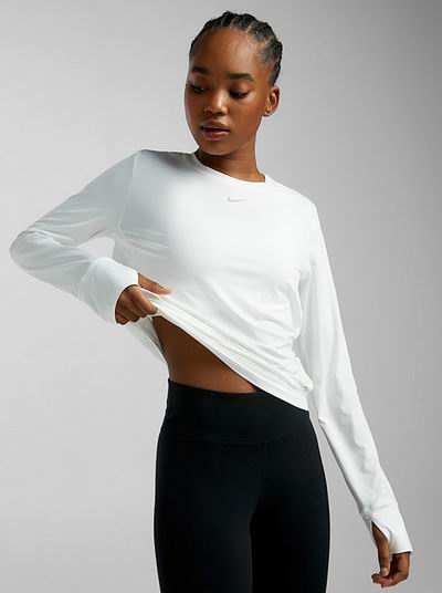 Simons折扣区5折起!Nike T恤.95、北面抓绒套头衫.95、PRL羊绒毛衣9.95、On运动鞋9.95