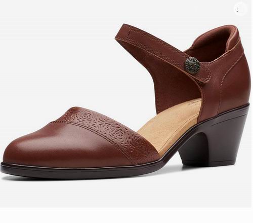  白菜价！Clarks Emily 2女式粗跟四季鞋 37.44加元（原价 124加元，8码）