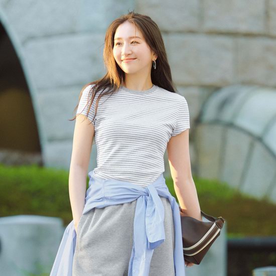 Uniqlo优衣库大促，全场服饰3折起！入圆领T恤$14.9、POLO衫$19.9、连衣裙$39.9、大衣$59.9！