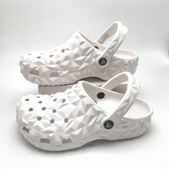 Crocs Classic 经典系列 男女同款 几何洞洞鞋5.8折 40.49加元包邮！