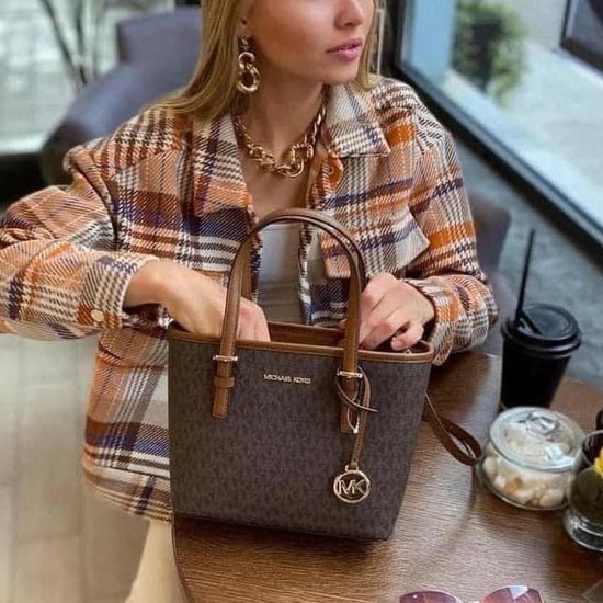 爆款 Michael Kors 奥莱老花菜篮子包2.2折 119加元包邮+额外满减50加元！3款可选！