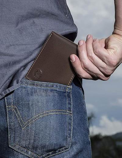 白菜价!精选多款 Timberland 添柏岚 时尚钱包 10.99加元、腰带14.86加元