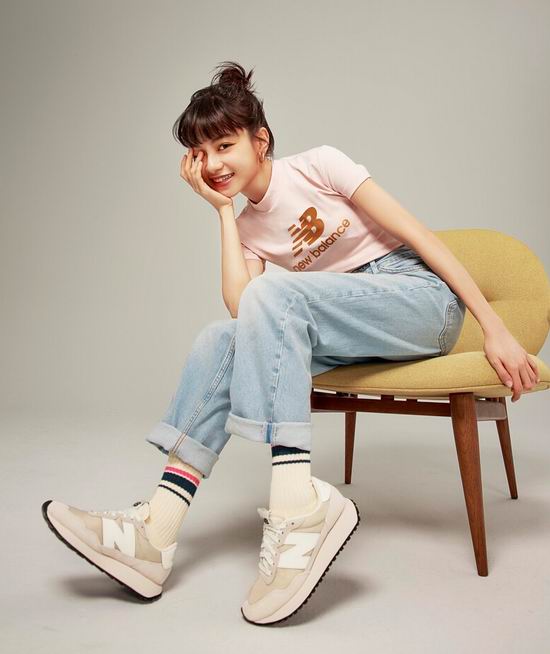  历史新低！New Balance 237 V1 女式复古运动鞋6折 65.98加元（原价 109.99加元）