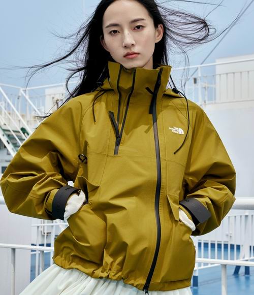 The North Face 北面5折起：夹克 59.99加元、卫衣 89.99加元、夹克 104.99加元、1996 Nuptse 羽绒服 300.99加元