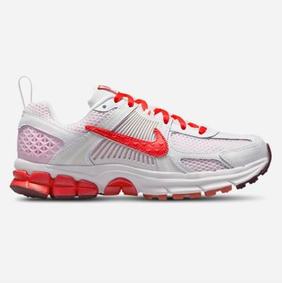 Foot Locker儿童品牌服饰5折起!入NB抓绒卫衣套装、Nike T恤套装.5、Nike羽绒服!