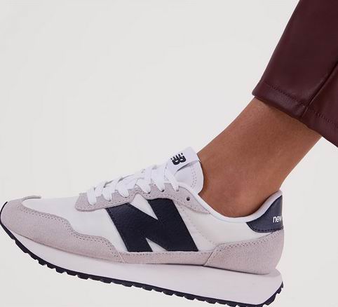  New Balance 大童 237 V1 运动鞋 62.89加元（原价 84.99加元 ）