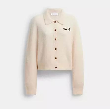 Coach 奥莱服饰3折起:封面款风衣 203加元、经典有机棉 T恤 60加元、羽绒服 402加元、羊毛混纺开衫 240加元