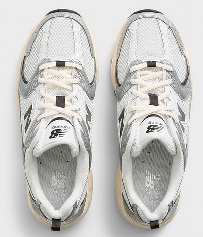 白菜价!Simons女式服饰大促!入蕾丝丁字裤jpg.99、兔子钥匙扣.99、NB530运动鞋.95 、阿迪Samba运动鞋.95!