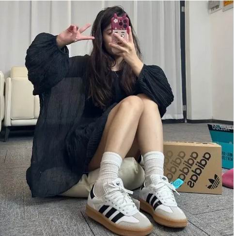 Adidas 儿童服饰、运动鞋3折起：运动鞋 26加元、Gazelle运动鞋48加元！大童成人可穿