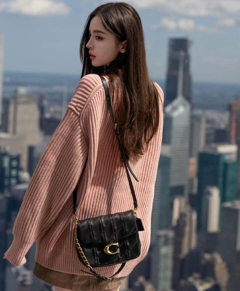 娜扎同款！Coach Times Square Tabby 绗缝单肩包 357加元（原价 595加元）