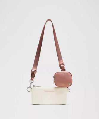 lululemon黑五预售,精选时尚运动服饰2.6折起!入单肩包、托特包、牛角包、斜挎包、背包!