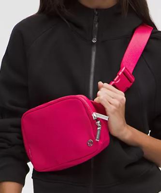 lululemon黑五预售,精选时尚运动服饰2.6折起!入单肩包、托特包、牛角包、斜挎包、背包!