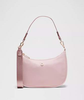 lululemon黑五预售,精选时尚运动服饰2.6折起!入单肩包、托特包、牛角包、斜挎包、背包!