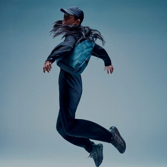 lululemon黑五预售,精选时尚运动服饰2.6折起!入单肩包$59、托特包$59、斜挎包$34、背包$49!