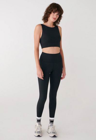 Lolë黑五大促,精选羽绒服、防寒服、瑜伽服饰等3折起+额外8折!入高领打底衫.6、羽绒背心.4、夹克、羽绒服.6!