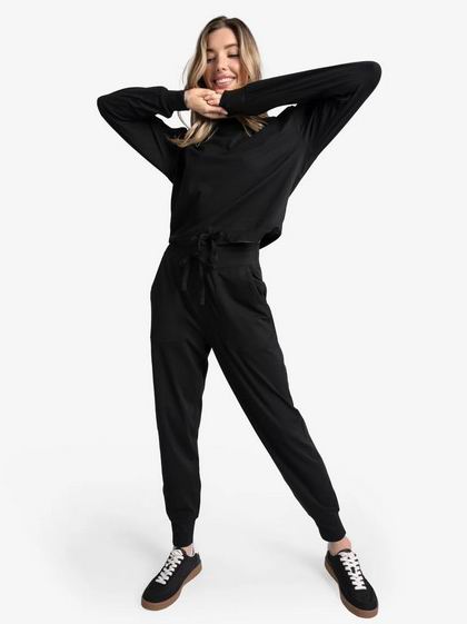 Lolë黑五大促,精选羽绒服、防寒服、瑜伽服饰等3折起+额外8折!入高领打底衫.6、羽绒背心.4、夹克、羽绒服.6!