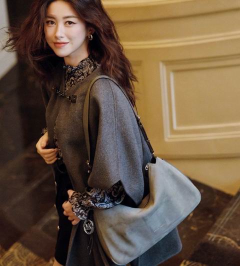 Michael Kors精选服饰、美包2.5折起+额外8折：Nolita 腋下包 215.2加元