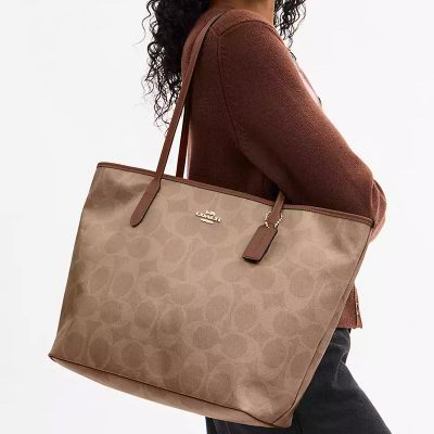 年度神价!Coach Outlet黑五大促,精选时尚美包3折起+额外7.5折!手拿包.75、挎包.75、相机包、背包3.75!