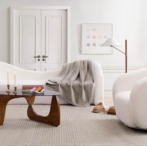 UGG床上用品、毛毯6.5折起！毛毯低至 64.37加元 、仿羽绒被套套装 132.86加元、床单套装 4件套 54.79加元