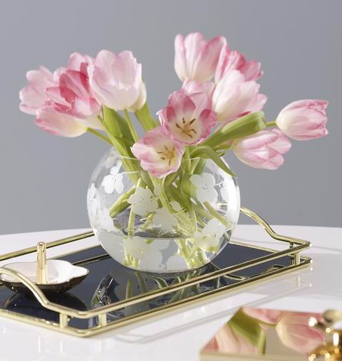  kate spade 春日三色堇系列 小玫瑰玻璃花瓶 19.98加元（原价 31.26加元）