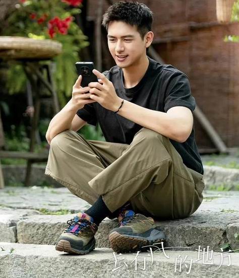 黑五史低！Hoka 轻量超舒适登山鞋、运动鞋5.5折起+额外8.5加元！跑鞋低至 61.19加元