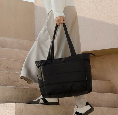 网购节史低！BAGSMART 15.6英寸轻便蓬松云朵包  39.99加元（原价 49.99加元）！多色可选