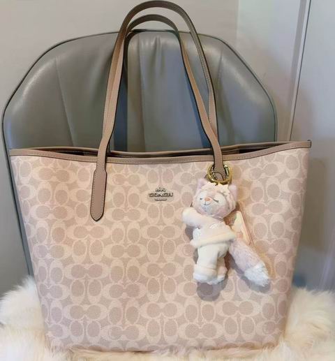 通勤上课直接被它拿捏!Coach 奥莱 City 老花托特包 229加元(原价 360加元)