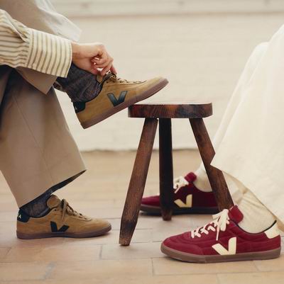 新款加入!Holt Renfrew年终大促2.9折起:SKIMS T恤、NIKE 运动鞋、SELF-PORTRAIT刺绣中长连衣裙0、BURBERRY 格子羊毛开衫 8