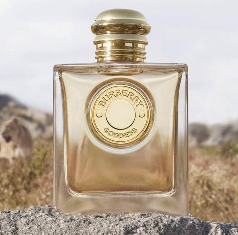 Sephora 丝芙兰香水8折:Miu Miu 草莓香草淡香水2、TOM FORD清新柑橘果香香水8、HERMÈS 爱马仕大地淡香水0.4