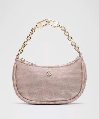 lululemon节礼周大促,精选时尚运动服饰4折起!抢迷你单肩包、腰包、Scuba卫衣、Define夹克、封面款羽绒服9!