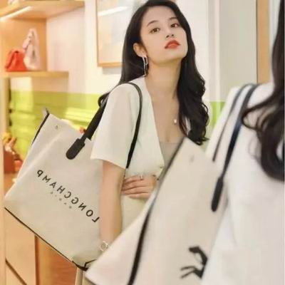 新款加入!Holt Renfrew年终大促2.9折起:SKIMS T恤、NIKE 运动鞋、SELF-PORTRAIT刺绣中长连衣裙0、BURBERRY 格子羊毛开衫 8