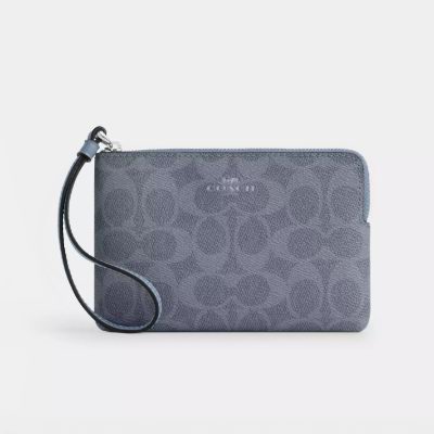 全场白菜！Coach Outlet新年大促，精选手袋、服饰、鞋靴等2.1-3折清仓！抢手拿包、迷你链条包、挎包、羊毛围巾、运动鞋！