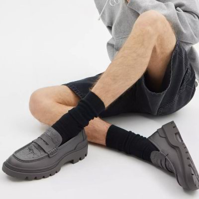 全场白菜！Coach Outlet新年大促，精选手袋、服饰、鞋靴等2.1-3折清仓！抢手拿包、迷你链条包、挎包、羊毛围巾、运动鞋！