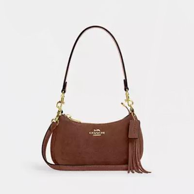 全场白菜！Coach Outlet新年大促，精选手袋、服饰、鞋靴等2.1-3折清仓！抢手拿包、迷你链条包、挎包、羊毛围巾、运动鞋！