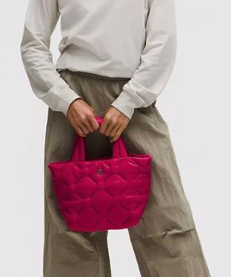 lululemon季末大促，精选时尚运动服饰3折起！入瑜伽垫、羽绒服、腋下包、托特包！