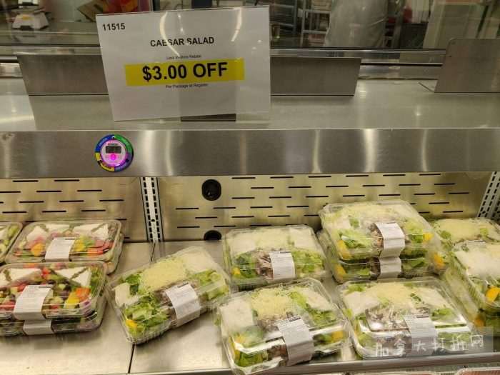 独家！【加东版】Costco店内实拍，有效期至1月11日！善存片.49、大西洋三文鱼.99、维C冲剂.49、迎财爆竹.99、雅顿眼霜.99、乐高行李箱.97、水果果泥.99、橄榄油.99！