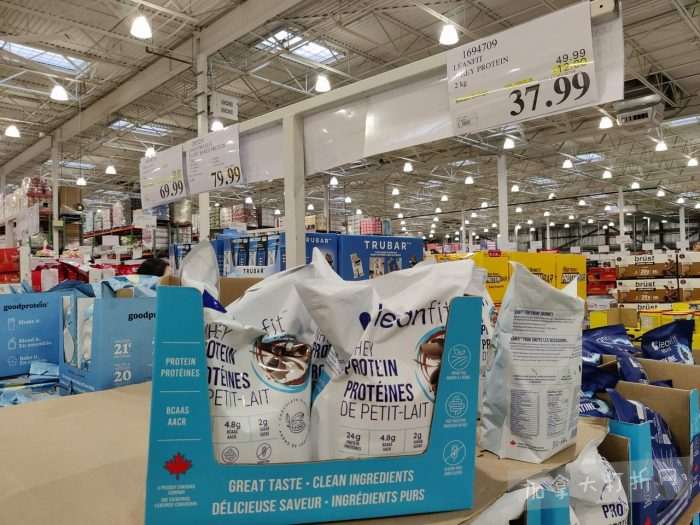 独家！【加东版】Costco店内实拍，有效期至1月11日！善存片.49、大西洋三文鱼.99、维C冲剂.49、迎财爆竹.99、雅顿眼霜.99、乐高行李箱.97、水果果泥.99、橄榄油.99！