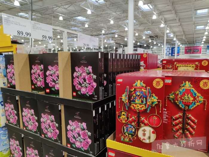 独家！【加东版】Costco店内实拍，有效期至1月11日！善存片.49、大西洋三文鱼.99、维C冲剂.49、迎财爆竹.99、雅顿眼霜.99、乐高行李箱.97、水果果泥.99、橄榄油.99！